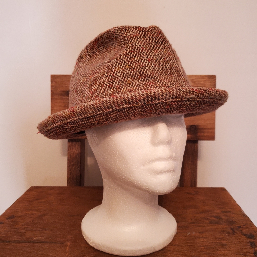 Vintage | Brown Tweed Fedora Hat with Feather - Size: 7 1/8